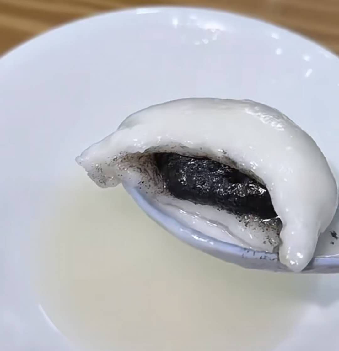 黑芝麻汤团