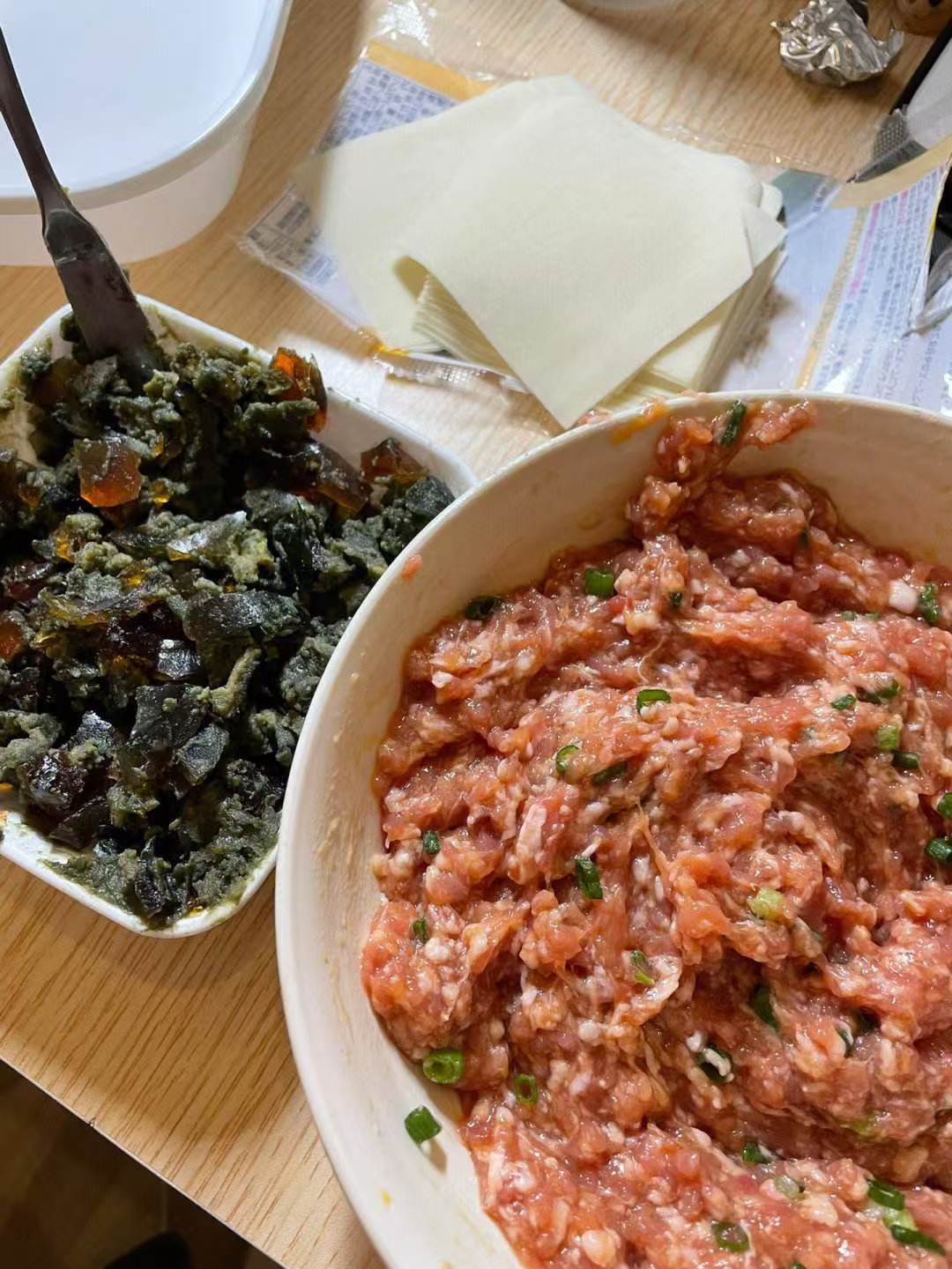 皮蛋鲜肉大馄饨