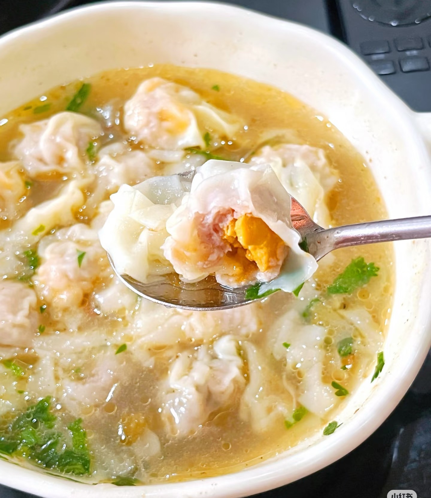 咸蛋黄小馄饨